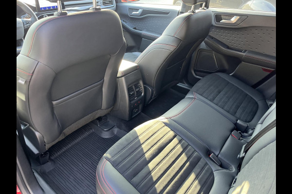 Ford Kuga 2.5 PHEV ST-Line X 225pk | Winter Pack | 20 inch velgen | Achteruitrijcamera | Bang&Olufsen Ford Kuga 2.5 PHEV ST-Line X 225pk | Winter Pack | 20 inch velgen | Achteruitrijcamera | Bang&Olufsen