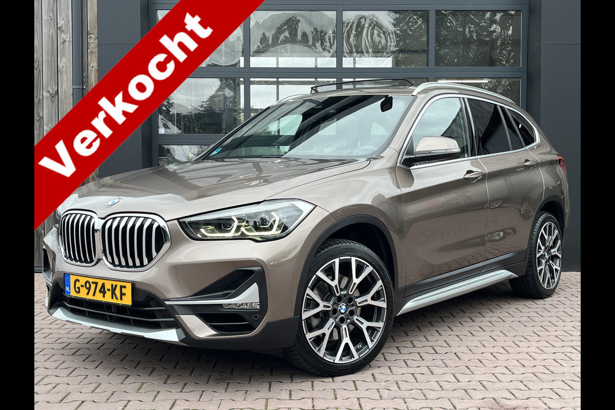 BMW X1 sDrive20i 192PK VDL Nedcar Edition | Pano | Trekhaak | LED | M Sport | Stoelverwarming | Leder | HUD | Elek. achterklep | Camera |