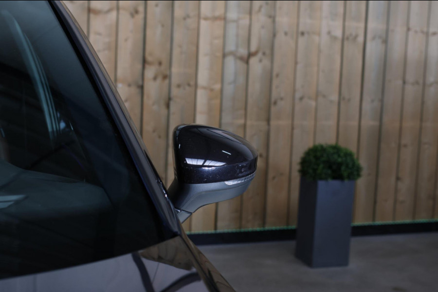 Volkswagen Tiguan 1.4 TSI eHybrid R-Line *Leder*Camera*IQ Led*Trekhaak*