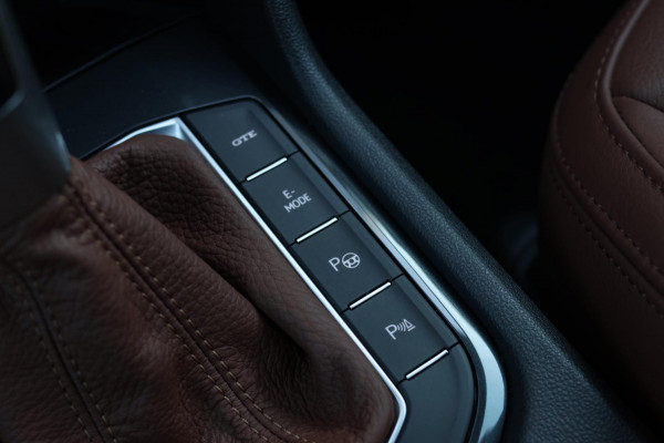 Volkswagen Tiguan 1.4 TSI eHybrid R-Line *Leder*Camera*IQ Led*Trekhaak*