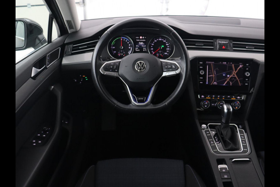 Volkswagen Passat Variant 1.4 TSI PHEV GTE Business | Automaat | Carplay | Navigatie | PHEV | Camera | Stoelverwarming | Climate controle | Adaptive cruise