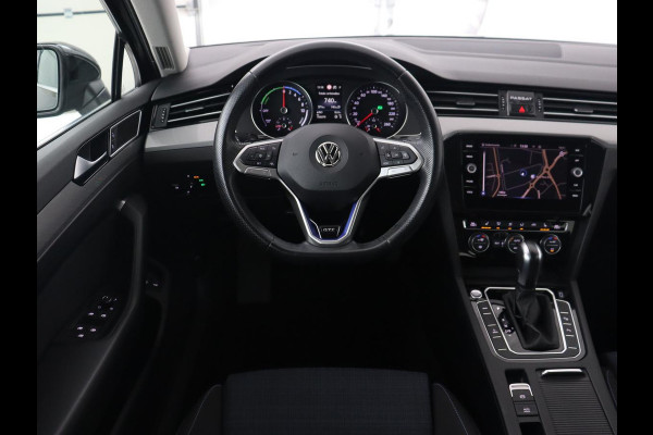 Volkswagen Passat Variant 1.4 TSI PHEV GTE Business | Automaat | Carplay | Navigatie | PHEV | Camera | Stoelverwarming | Climate controle | Adaptive cruise