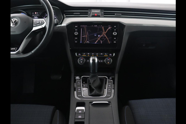 Volkswagen Passat Variant 1.4 TSI PHEV GTE Business | Automaat | Carplay | Navigatie | PHEV | Camera | Stoelverwarming | Climate controle | Adaptive cruise