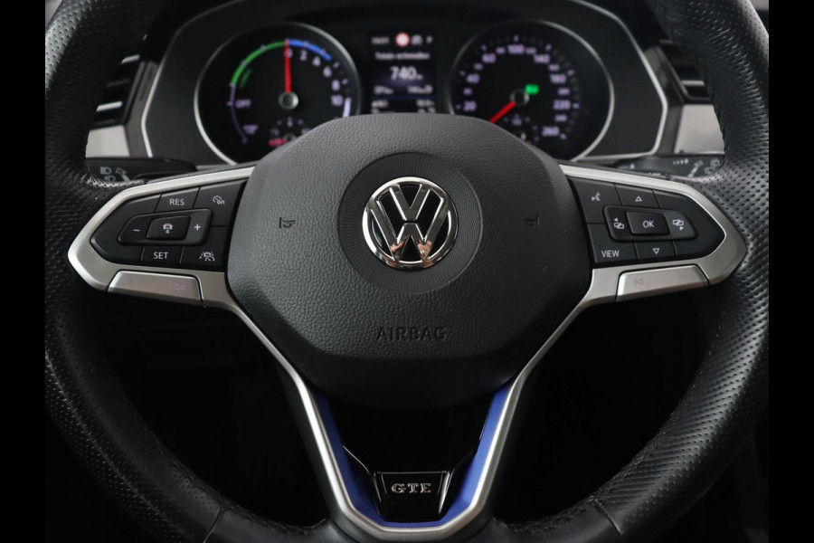 Volkswagen Passat Variant 1.4 TSI PHEV GTE Business | Automaat | Carplay | Navigatie | PHEV | Camera | Stoelverwarming | Climate controle | Adaptive cruise