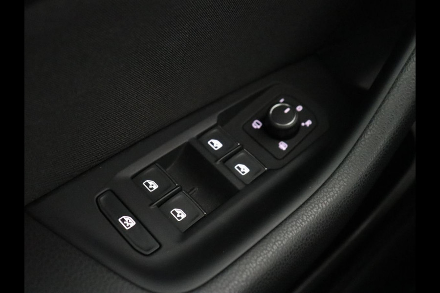 Volkswagen Passat Variant 1.4 TSI PHEV GTE Business | Automaat | Carplay | Navigatie | PHEV | Camera | Stoelverwarming | Climate controle | Adaptive cruise