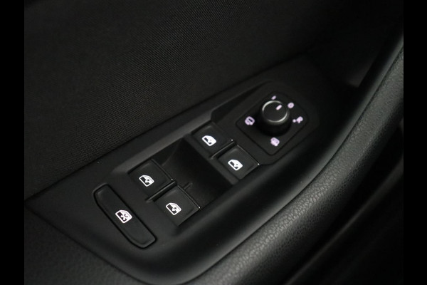 Volkswagen Passat Variant 1.4 TSI PHEV GTE Business | Automaat | Carplay | Navigatie | PHEV | Camera | Stoelverwarming | Climate controle | Adaptive cruise