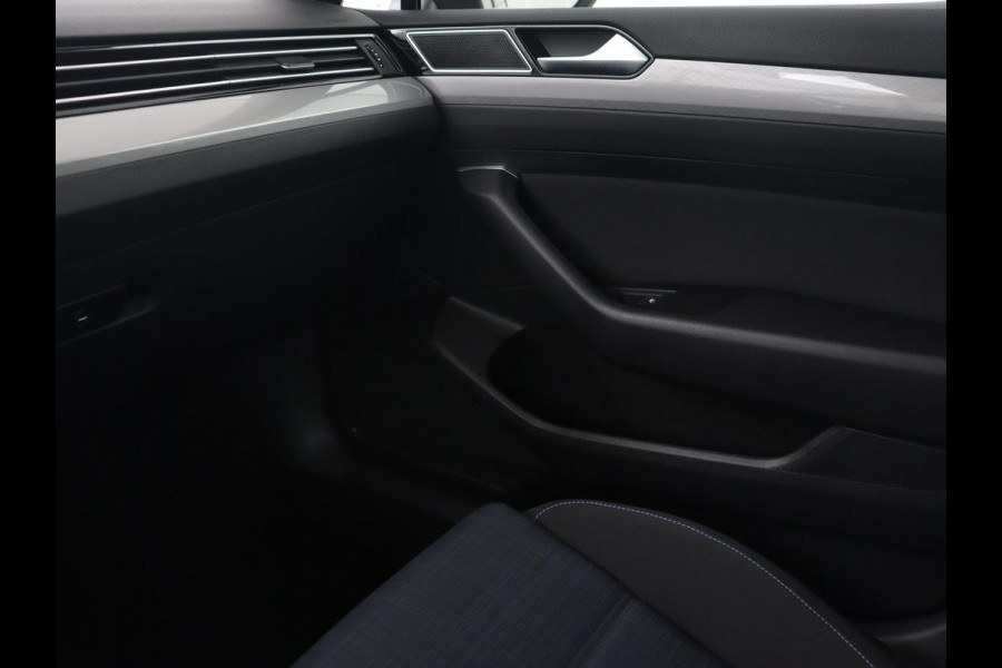 Volkswagen Passat Variant 1.4 TSI PHEV GTE Business | Automaat | Carplay | Navigatie | PHEV | Camera | Stoelverwarming | Climate controle | Adaptive cruise