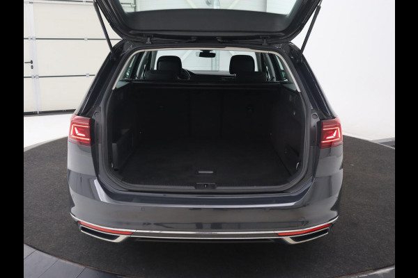 Volkswagen Passat Variant 1.4 TSI PHEV GTE Business | Automaat | Carplay | Navigatie | PHEV | Camera | Stoelverwarming | Climate controle | Adaptive cruise