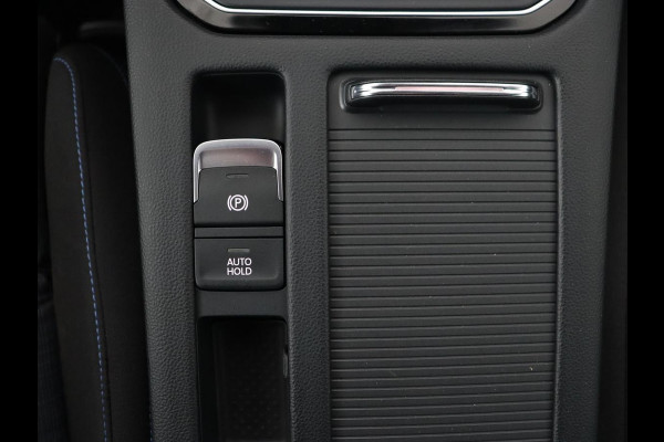 Volkswagen Passat 1.4 TSI PHEV GTE Business | Panoramadak | Trekhaak | Automaat | Camera | PHEV | Stoelverwarming | Sfeerverlichting | Adaptive cruise | Climate control | LED | Carplay | LMV 17 inch