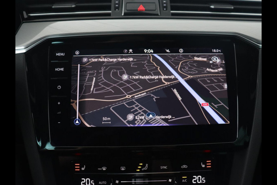 Volkswagen Passat 1.4 TSI PHEV GTE Business | Panoramadak | Trekhaak | Automaat | Camera | PHEV | Stoelverwarming | Sfeerverlichting | Adaptive cruise | Climate control | LED | Carplay | LMV 17 inch