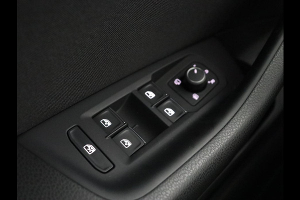 Volkswagen Passat 1.4 TSI PHEV GTE Business | Panoramadak | Trekhaak | Automaat | Camera | PHEV | Stoelverwarming | Sfeerverlichting | Adaptive cruise | Climate control | LED | Carplay | LMV 17 inch