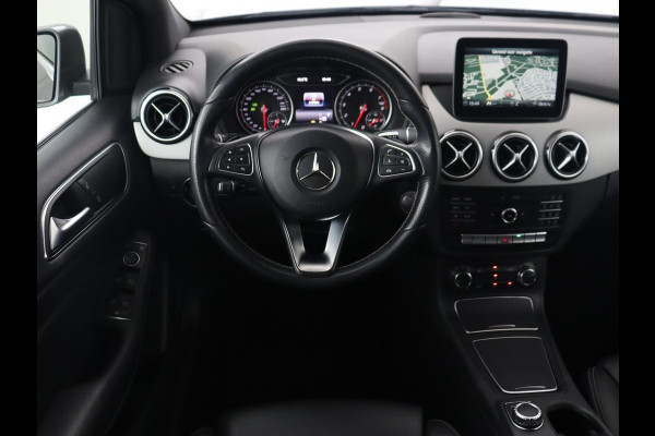 Mercedes-Benz B-Klasse 180 Ambition | Trekhaak| Automaat | Bluetooth | Navigatie | parkeersensor | LMV 18 inch | Leder | LED | Airco