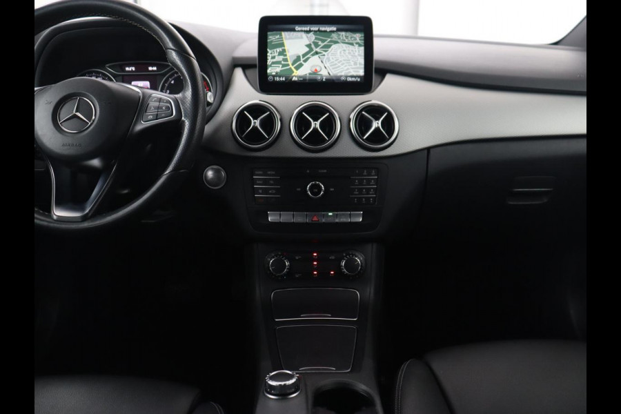 Mercedes-Benz B-Klasse 180 Ambition | Trekhaak| Automaat | Bluetooth | Navigatie | parkeersensor | LMV 18 inch | Leder | LED | Airco