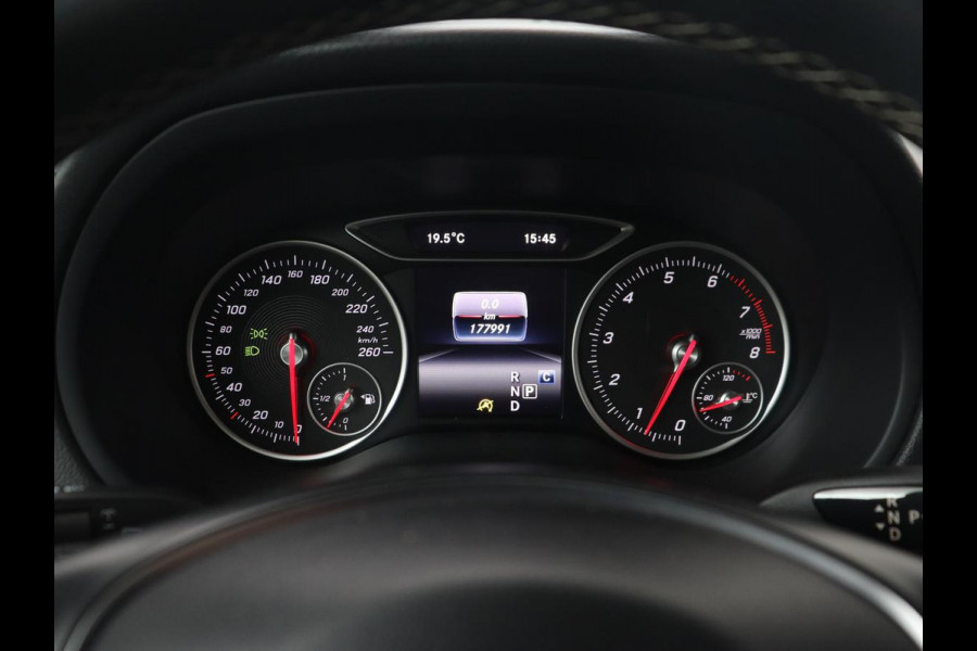 Mercedes-Benz B-Klasse 180 Ambition | Trekhaak| Automaat | Bluetooth | Navigatie | parkeersensor | LMV 18 inch | Leder | LED | Airco