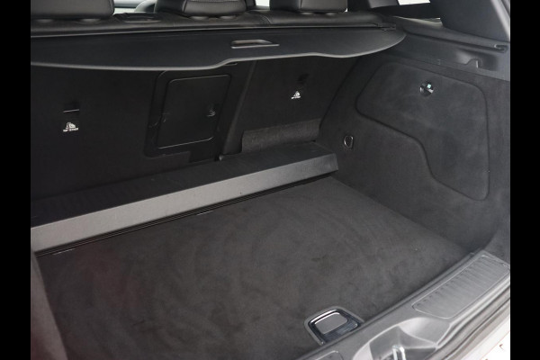 Mercedes-Benz B-Klasse 180 Ambition | Trekhaak| Automaat | Bluetooth | Navigatie | parkeersensor | LMV 18 inch | Leder | LED | Airco