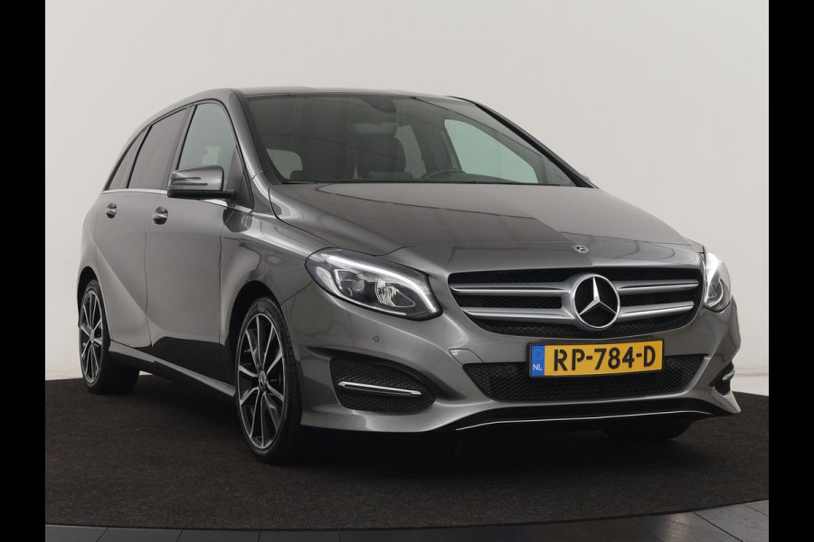 Mercedes-Benz B-Klasse 180 Ambition | Trekhaak| Automaat | Bluetooth | Navigatie | parkeersensor | LMV 18 inch | Leder | LED | Airco