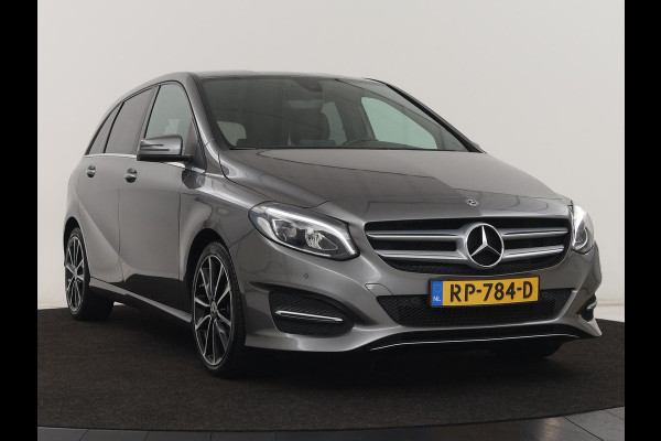 Mercedes-Benz B-Klasse 180 Ambition | Trekhaak| Automaat | Bluetooth | Navigatie | parkeersensor | LMV 18 inch | Leder | LED | Airco