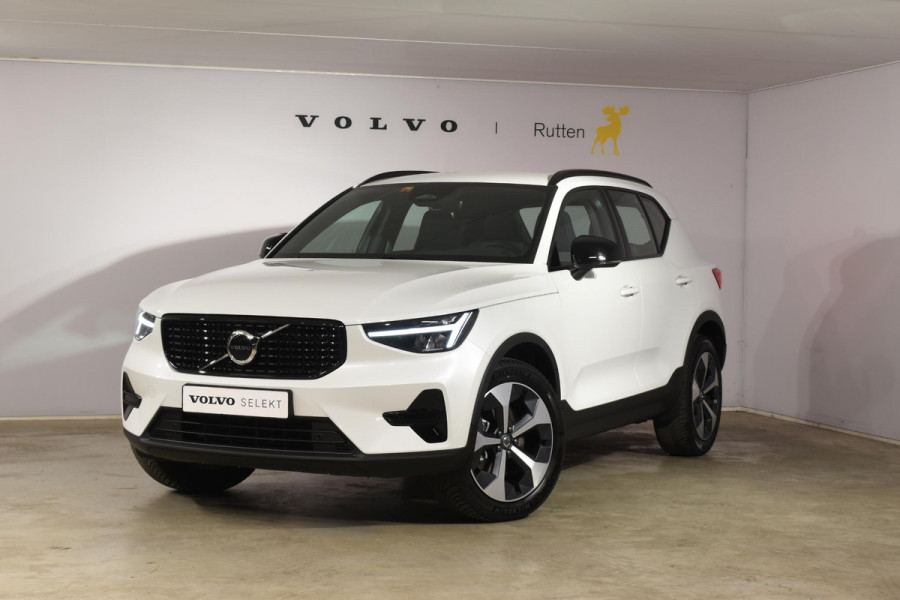 Volvo XC40 B4 211PK automaat Plus Dark / Navigatie / Harman Kardon / Stuur & Stoelverwarming / 19" Velgen / Trekhaak / Elektrische stoelverst. met geheugen