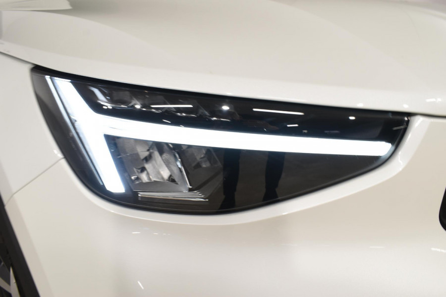 Volvo XC40 B4 211PK automaat Plus Dark / Navigatie / Harman Kardon / Stuur & Stoelverwarming / 19" Velgen / Trekhaak / Elektrische stoelverst. met geheugen