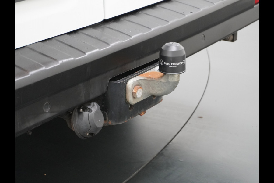 Renault Trafic dCi Navi Trekhaak Pdc CruiseControl SchuifdeurRechts Tel. Usb Airco Bluetooth Elek.Ramen/Spiegels VerstelbareStoelen T27 Comfort