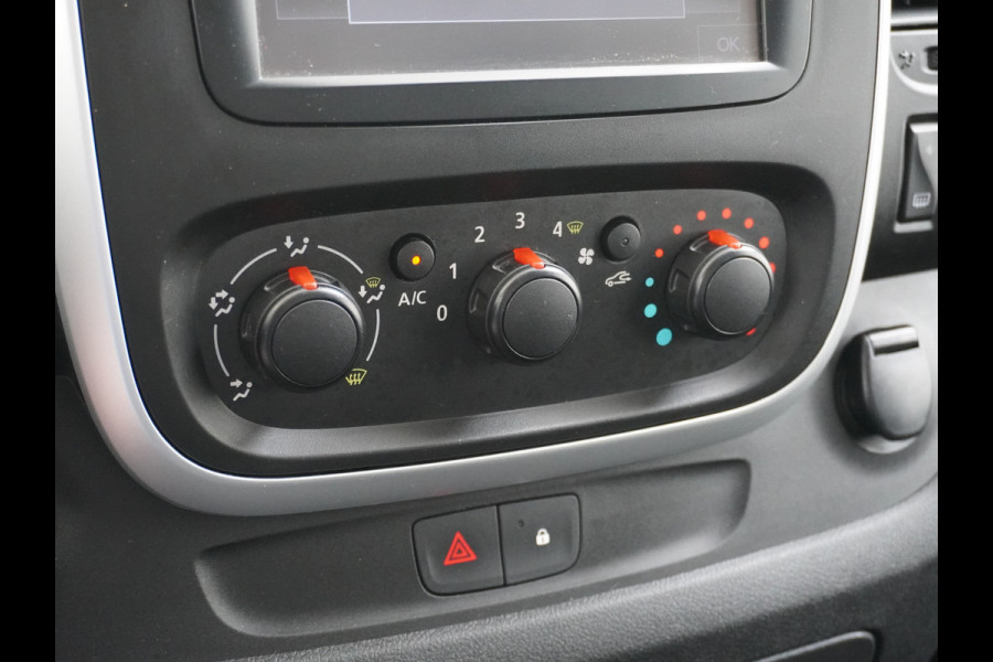 Renault Trafic dCi Navi Trekhaak Pdc CruiseControl SchuifdeurRechts Tel. Usb Airco Bluetooth Elek.Ramen/Spiegels VerstelbareStoelen T27 Comfort