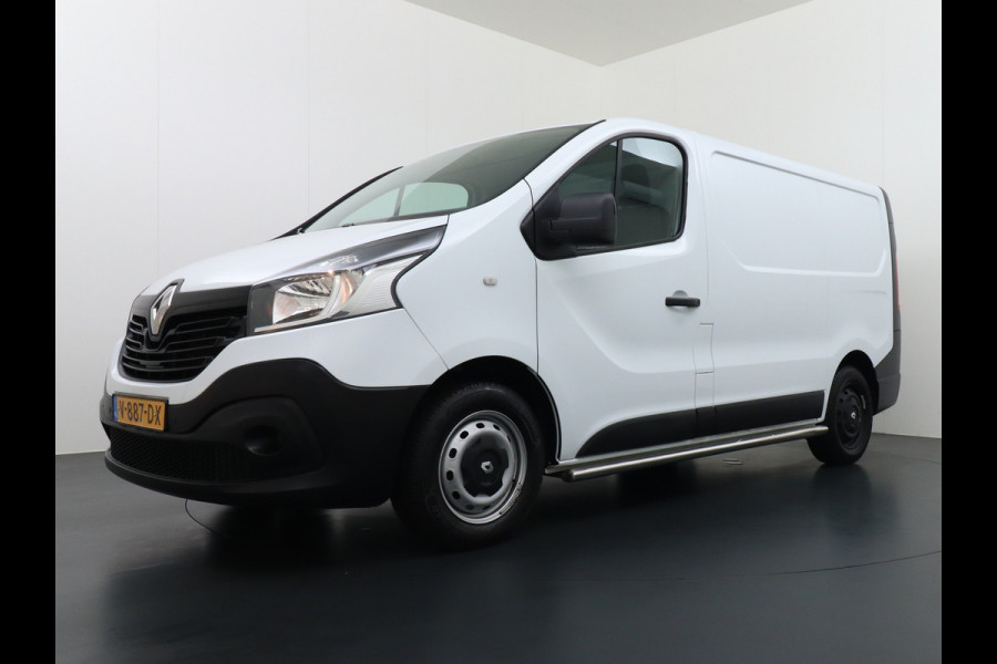 Renault Trafic dCi Navi Trekhaak Pdc CruiseControl SchuifdeurRechts Tel. Usb Airco Bluetooth Elek.Ramen/Spiegels VerstelbareStoelen T27 Comfort