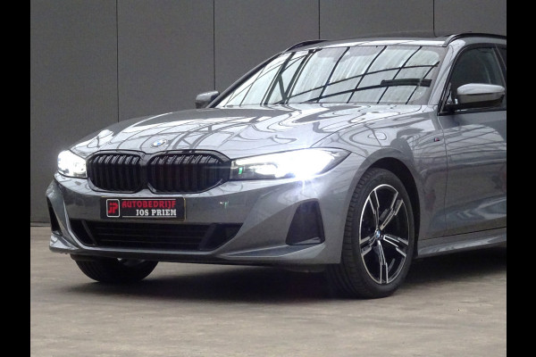 BMW 3 Serie Touring 318i * PANORAMADAK * LEER * CARPLAY !!