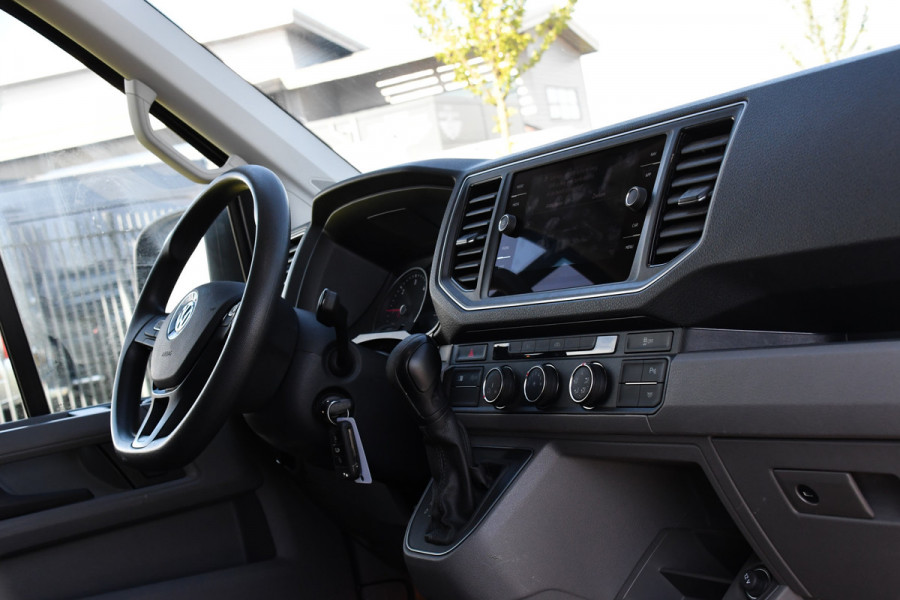 Volkswagen Crafter 35 2.0 TDI L3H3 PB Edition Highline Camera, Cruise. Carplay, LED, 177pk, Trekhaak, Automaat, multimedia, Uniek!