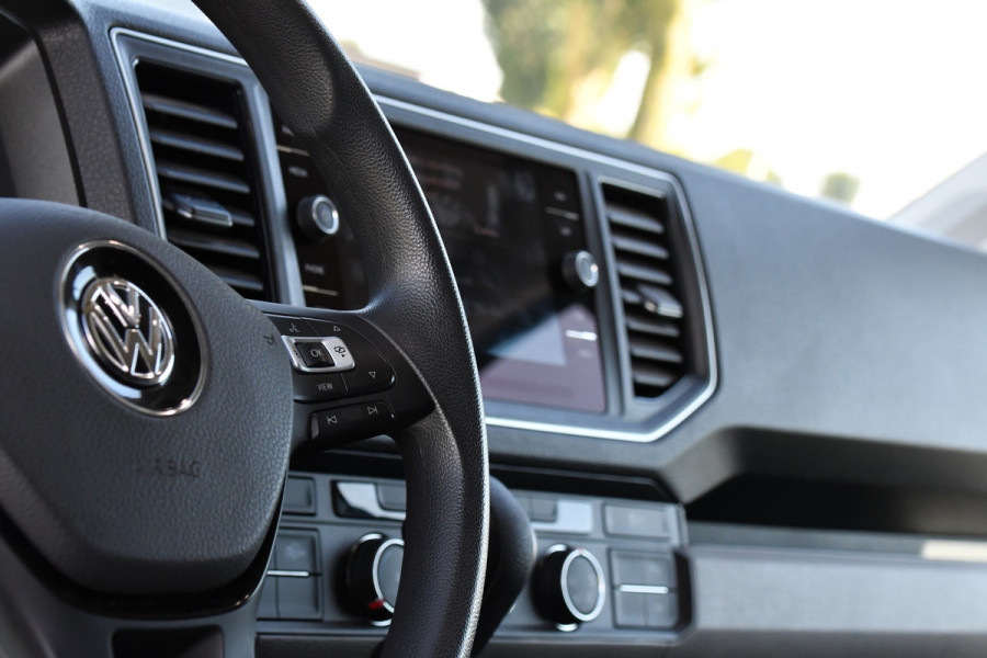 Volkswagen Crafter 35 2.0 TDI L3H3 PB Edition Highline Camera, Cruise. Carplay, LED, 177pk, Trekhaak, Automaat, multimedia, Uniek!