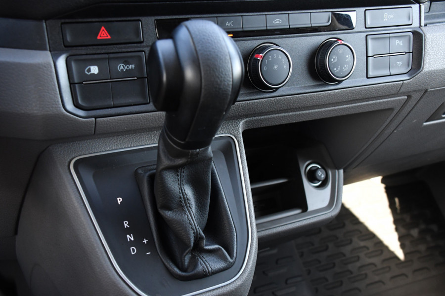 Volkswagen Crafter 35 2.0 TDI L3H3 PB Edition Highline Camera, Cruise. Carplay, LED, 177pk, Trekhaak, Automaat, multimedia, Uniek!