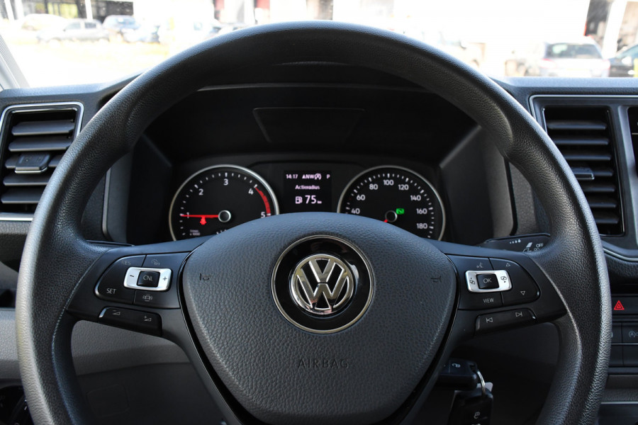 Volkswagen Crafter 35 2.0 TDI L3H3 PB Edition Highline Camera, Cruise. Carplay, LED, 177pk, Trekhaak, Automaat, multimedia, Uniek!