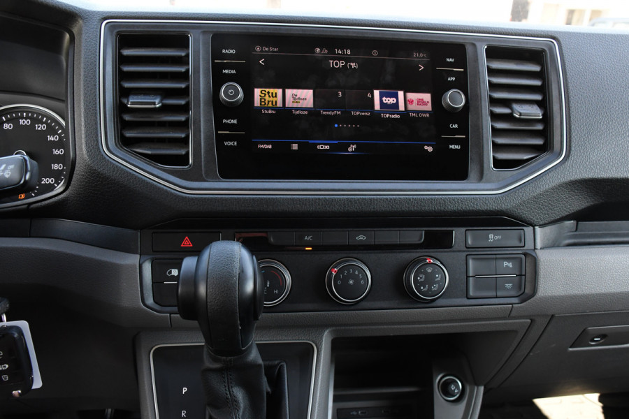 Volkswagen Crafter 35 2.0 TDI L3H3 PB Edition Highline Camera, Cruise. Carplay, LED, 177pk, Trekhaak, Automaat, multimedia, Uniek!
