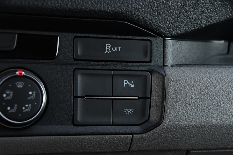Volkswagen Crafter 35 2.0 TDI L3H3 PB Edition Highline Camera, Cruise. Carplay, LED, 177pk, Trekhaak, Automaat, multimedia, Uniek!