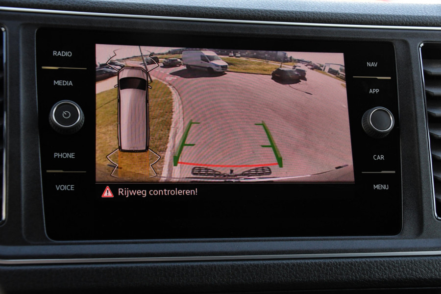 Volkswagen Crafter 35 2.0 TDI L3H3 PB Edition Highline Camera, Cruise. Carplay, LED, 177pk, Trekhaak, Automaat, multimedia, Uniek!