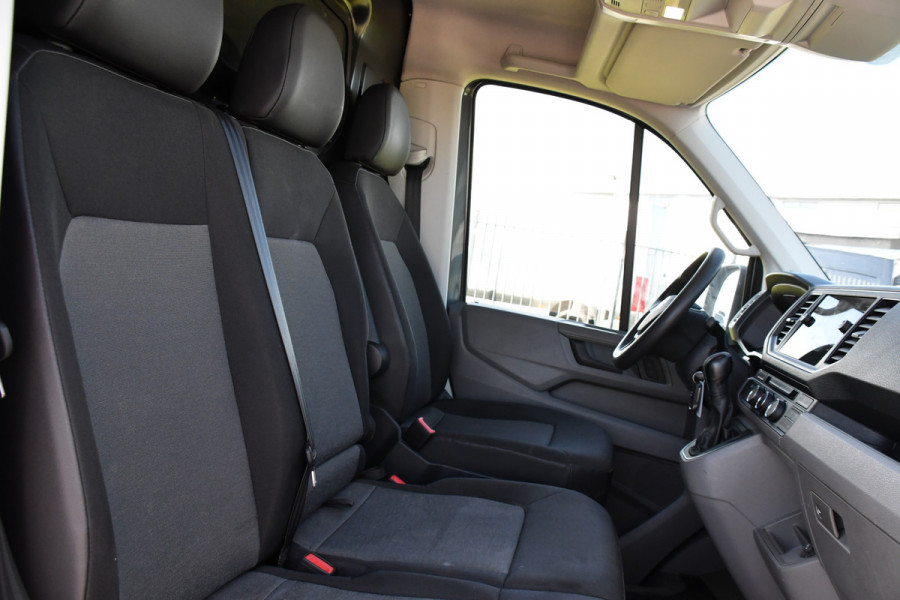 Volkswagen Crafter 35 2.0 TDI L3H3 PB Edition Highline Camera, Cruise. Carplay, LED, 177pk, Trekhaak, Automaat, multimedia, Uniek!