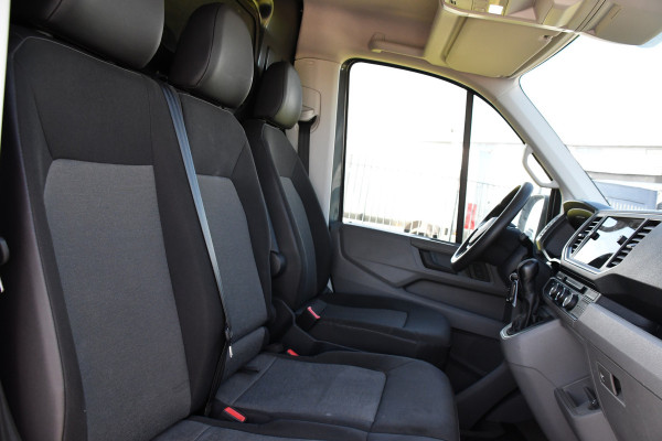 Volkswagen Crafter 35 2.0 TDI L3H3 PB Edition Highline Camera, Cruise. Carplay, LED, 177pk, Trekhaak, Automaat, multimedia, Uniek!