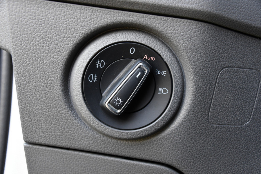 Volkswagen Crafter 35 2.0 TDI L3H3 PB Edition Highline Camera, Cruise. Carplay, LED, 177pk, Trekhaak, Automaat, multimedia, Uniek!