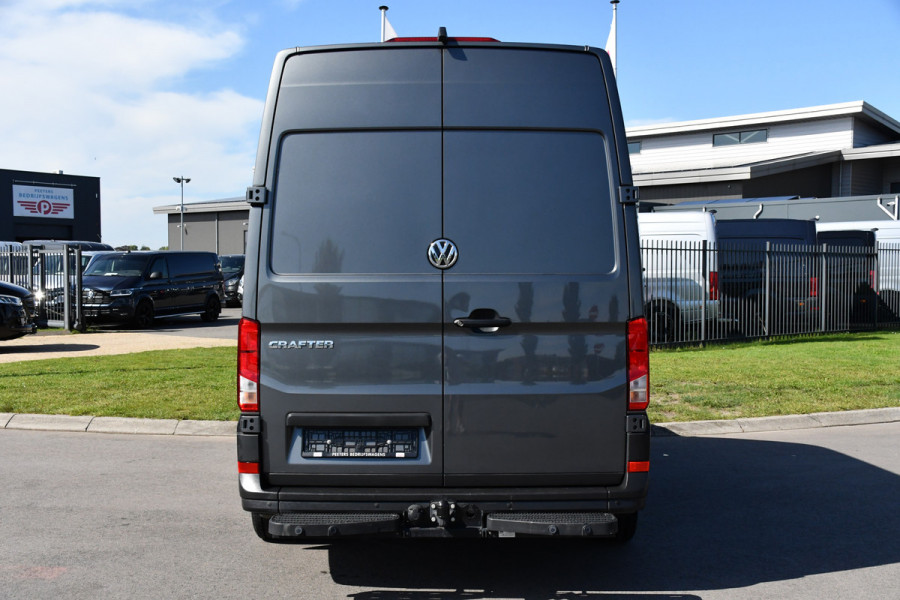 Volkswagen Crafter 35 2.0 TDI L3H3 PB Edition Highline Camera, Cruise. Carplay, LED, 177pk, Trekhaak, Automaat, multimedia, Uniek!