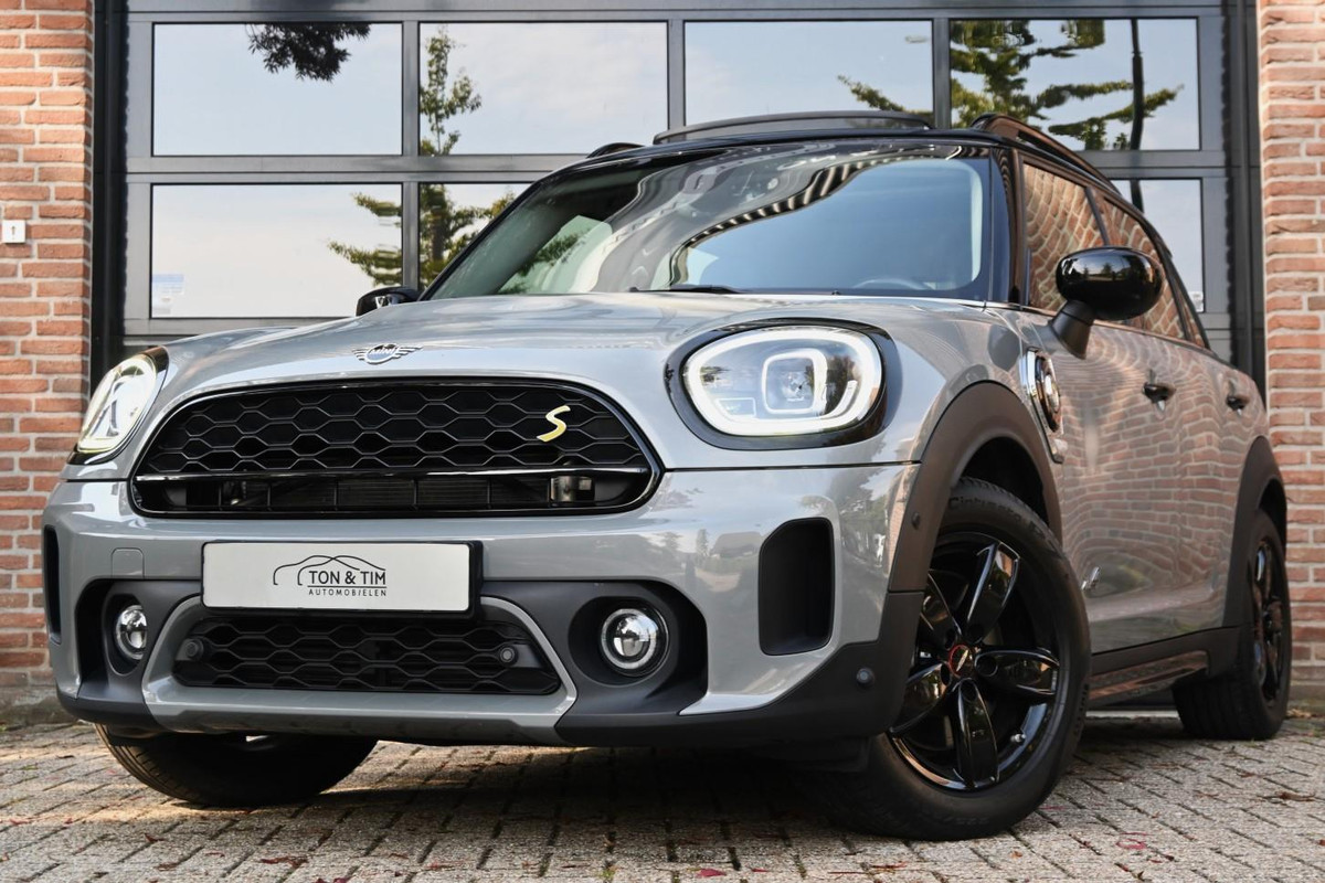 MINI Countryman 2.0 Cooper S E ALL4 BLACK Pano Leder A.Cruise '20 MINI Countryman 2.0 Cooper S E ALL4 BLACK Pano Leder A.Cruise '20