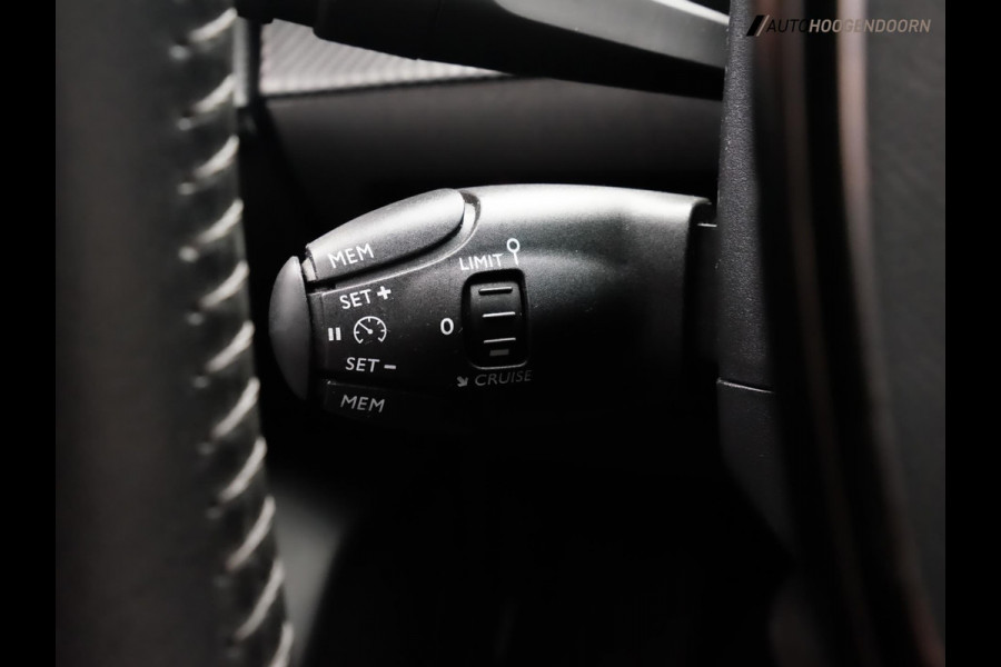 Peugeot 208 1.2 PureTech Sport (APPLE CARPLAY,LED,NAVIGATIE,PARKEERSENSOREN,SPORTSTOELEN,CRUISE,NIEUWE APK,TOPCONDITIE)