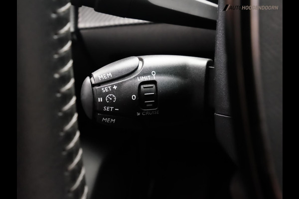 Peugeot 208 1.2 PureTech Sport (APPLE CARPLAY,LED,NAVIGATIE,PARKEERSENSOREN,SPORTSTOELEN,CRUISE,NIEUWE APK,TOPCONDITIE)