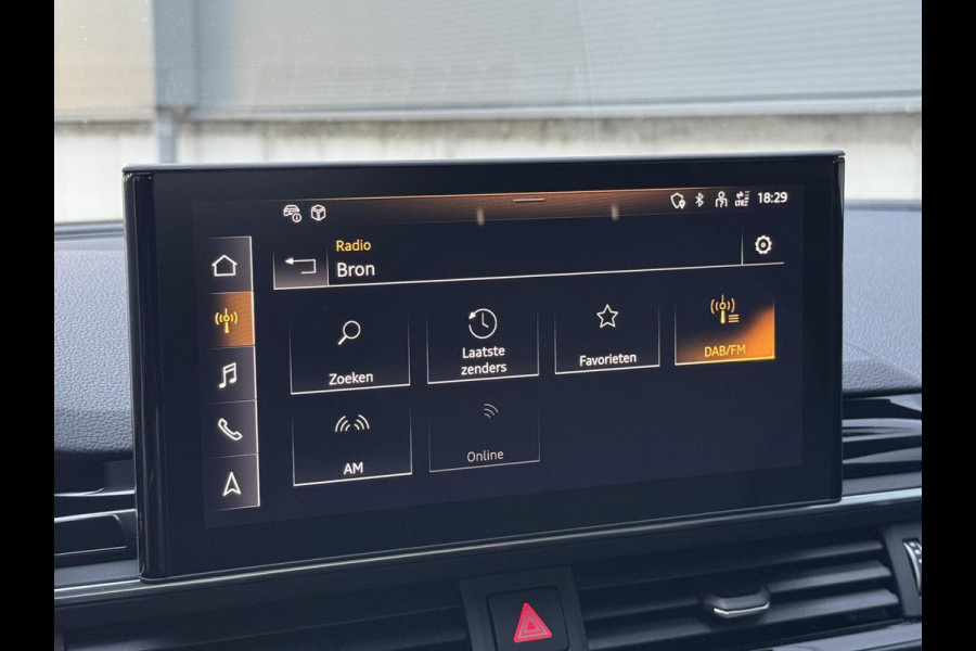 Audi A4 Avant 35 TFSI S edition Competition Automaat | Zwart optiek | Stoelverwarming | Google Navigatie | Apple CarPlay | Getint glas |