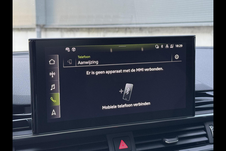 Audi A4 Avant 35 TFSI S edition Competition Automaat | Zwart optiek | Stoelverwarming | Google Navigatie | Apple CarPlay | Getint glas |