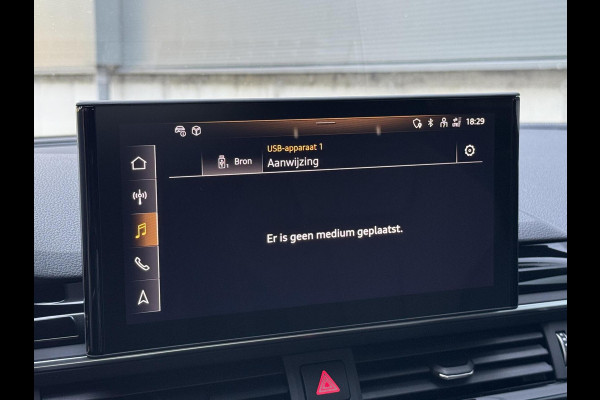 Audi A4 Avant 35 TFSI S edition Competition Automaat | Zwart optiek | Stoelverwarming | Google Navigatie | Apple CarPlay | Getint glas |