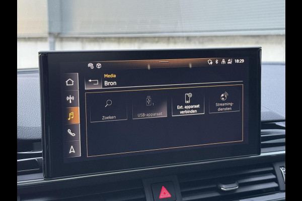 Audi A4 Avant 35 TFSI S edition Competition Automaat | Zwart optiek | Stoelverwarming | Google Navigatie | Apple CarPlay | Getint glas |