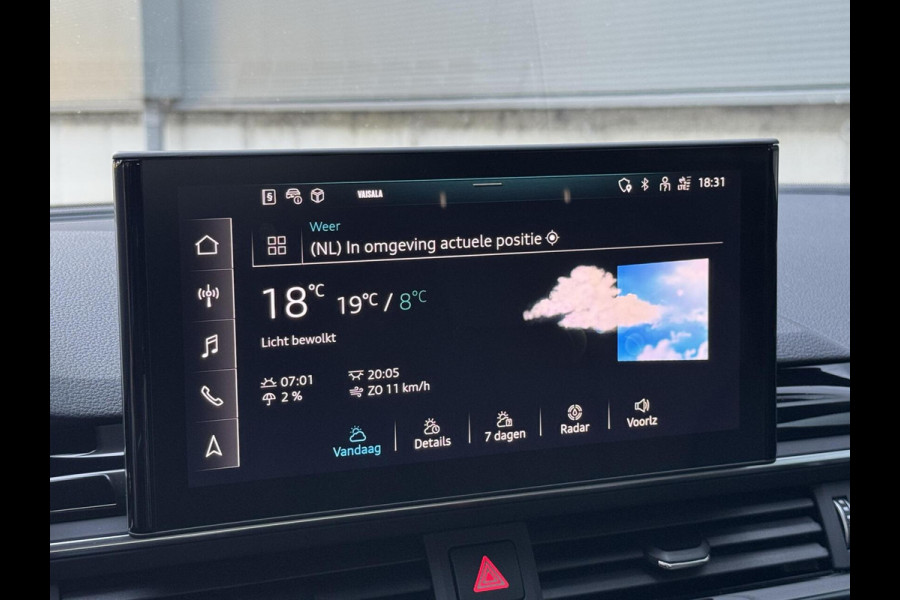 Audi A4 Avant 35 TFSI S edition Competition Automaat | Zwart optiek | Stoelverwarming | Google Navigatie | Apple CarPlay | Getint glas |