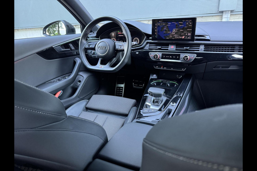 Audi A4 Avant 35 TFSI S edition Competition Automaat | Zwart optiek | Stoelverwarming | Google Navigatie | Apple CarPlay | Getint glas |