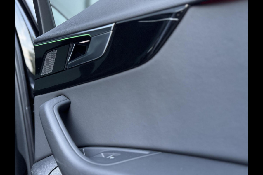 Audi A4 Avant 35 TFSI S edition Competition Automaat | Zwart optiek | Stoelverwarming | Google Navigatie | Apple CarPlay | Getint glas |