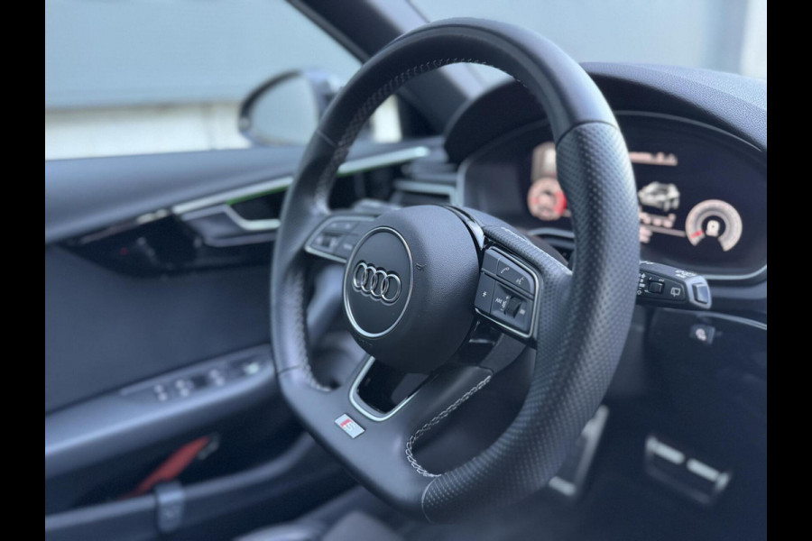 Audi A4 Avant 35 TFSI S edition Competition Automaat | Zwart optiek | Stoelverwarming | Google Navigatie | Apple CarPlay | Getint glas |