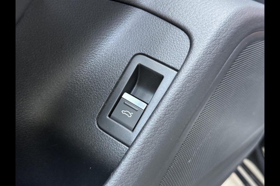 Audi A6 Avant 40 TFSI S edition Automaat | Cognac leer | LED Matrix verlichting | Stoelverwarming | Sfeerverlichting | Zonneschermen zij